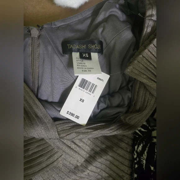 Tadashi Shoji Metallic Gray Ribbed V‑Neck Sheath Dress, Size XS, Fit Like S - Picture 10 of 10